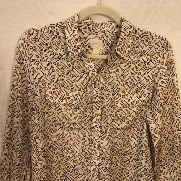 Chico’s Going Out Button Down Key print novelty long sleeve blouse size 0 - Picture 6 of 7